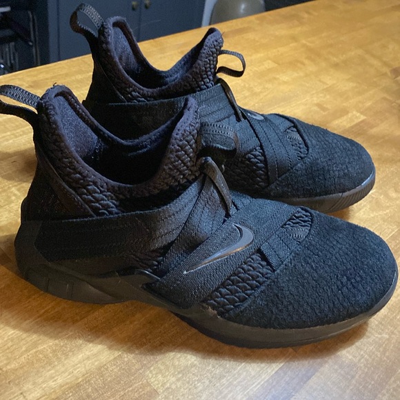 Nike Other - Lebron James Nike Zoom soldier sz.7y
